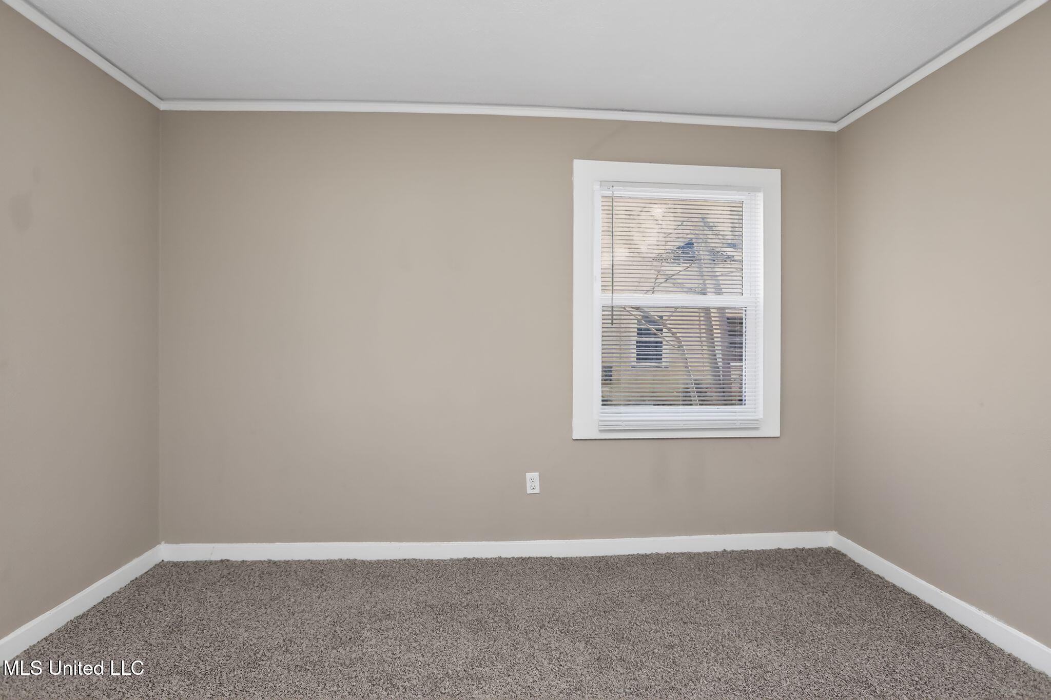 421 Benning Road Jackson, MS 39206 - Photo 24 of 37 20_421_Benning_Rd_Jackson_MS_39206-Livin