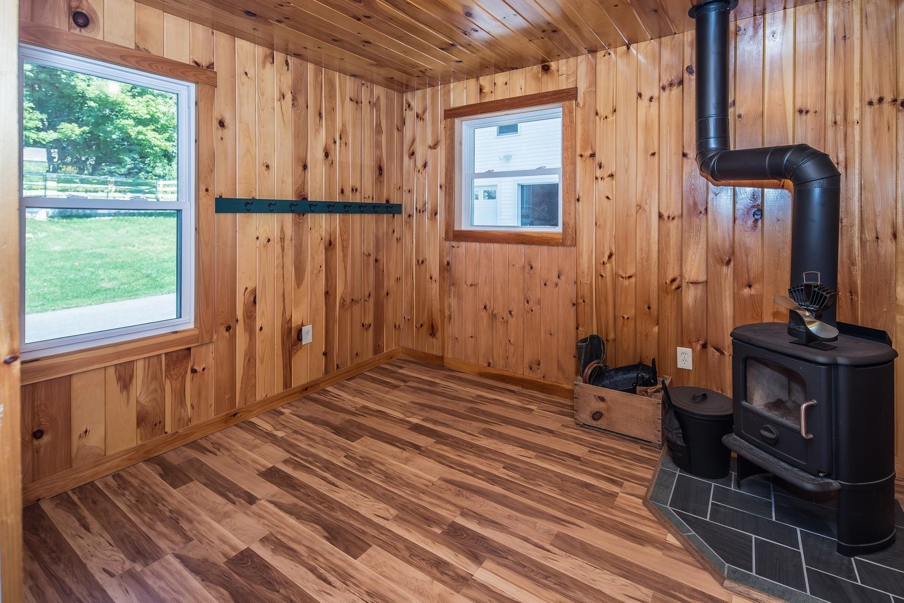 18 Pleasant Street Proctor, VT 05765 - Photo 22 of 40