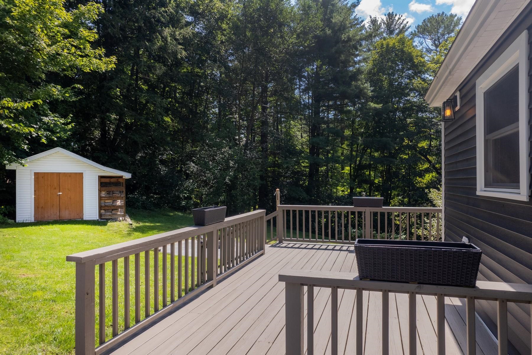 18 Pleasant Street Proctor, VT 05765 - Photo 4 of 40