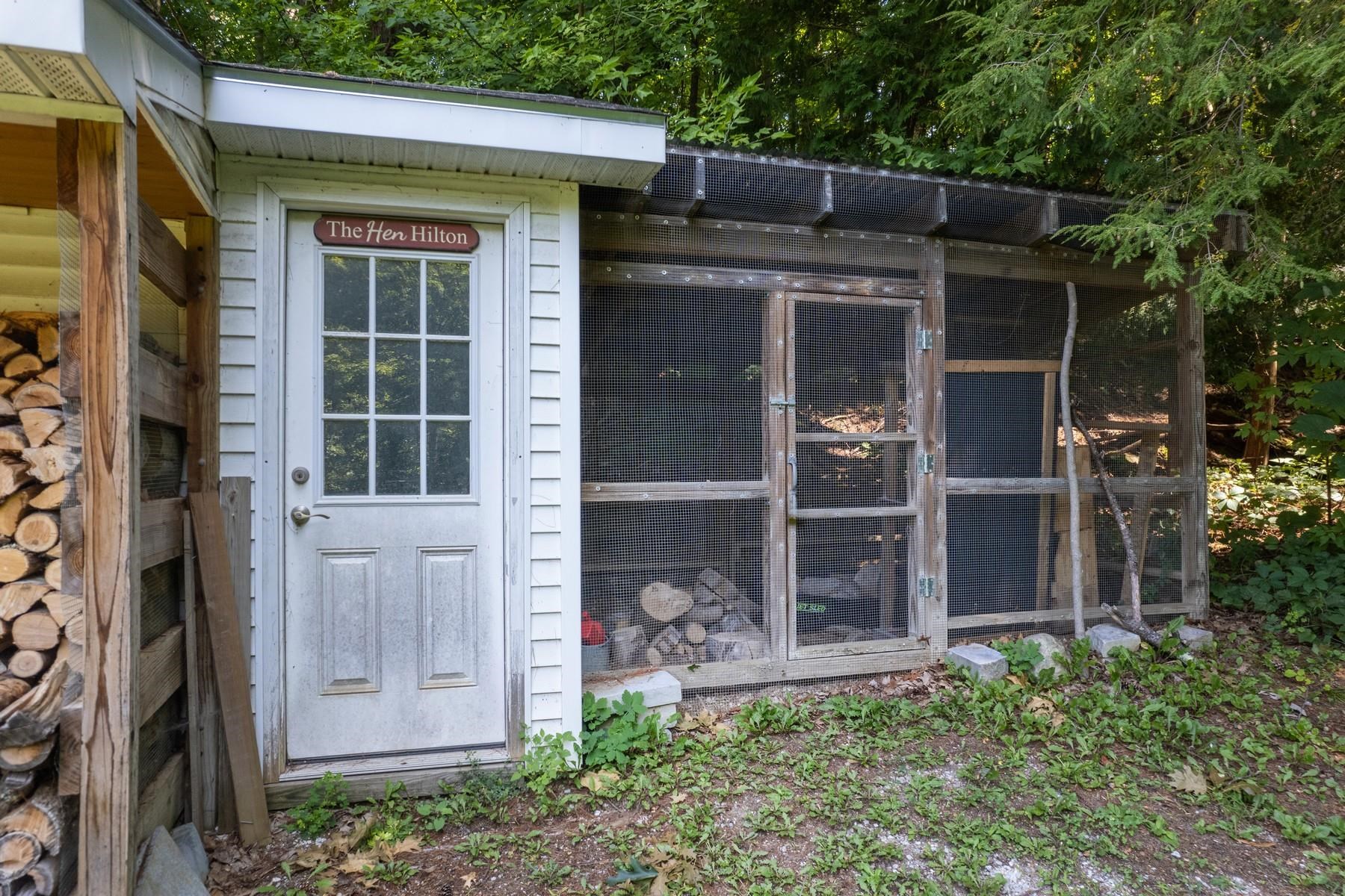 18 Pleasant Street Proctor, VT 05765 - Photo 5 of 40