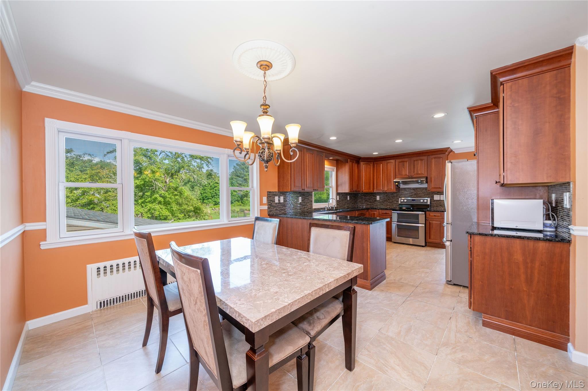 10 Horseshoe Road Mount Kisco, NY 10549 - Photo 4 of 23 Eat-In-Kitchen