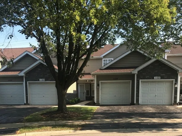 $2,100 | 1158 Regency Drive, Schaumburg, IL 60193