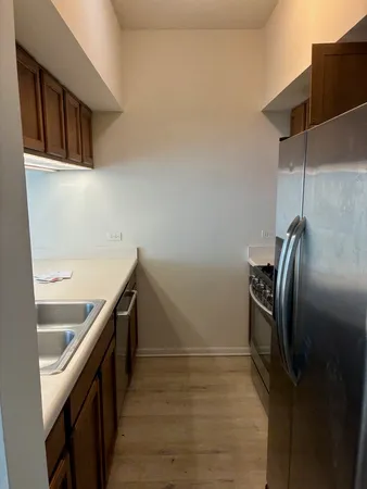 $2,100 | 1158 Regency Drive, Schaumburg, IL 60193