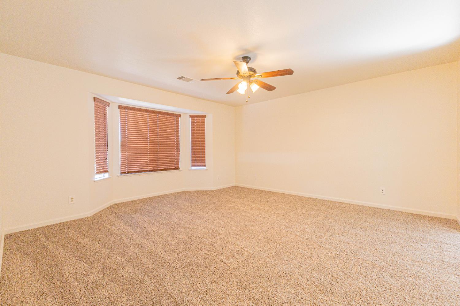 911 3rd Street Sanger, CA 93657 - Photo 3 of 22