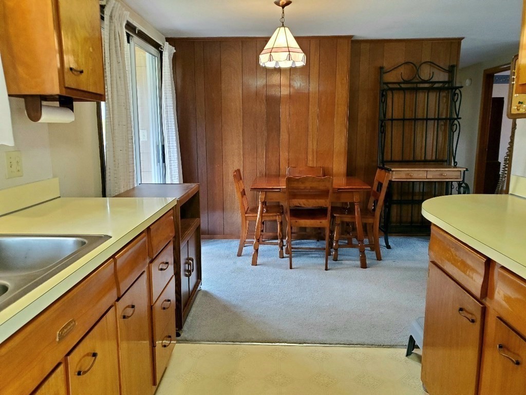 668 Mohawk Road Somerset, MA 02726 - Photo 3 of 9 Gallery Image 3