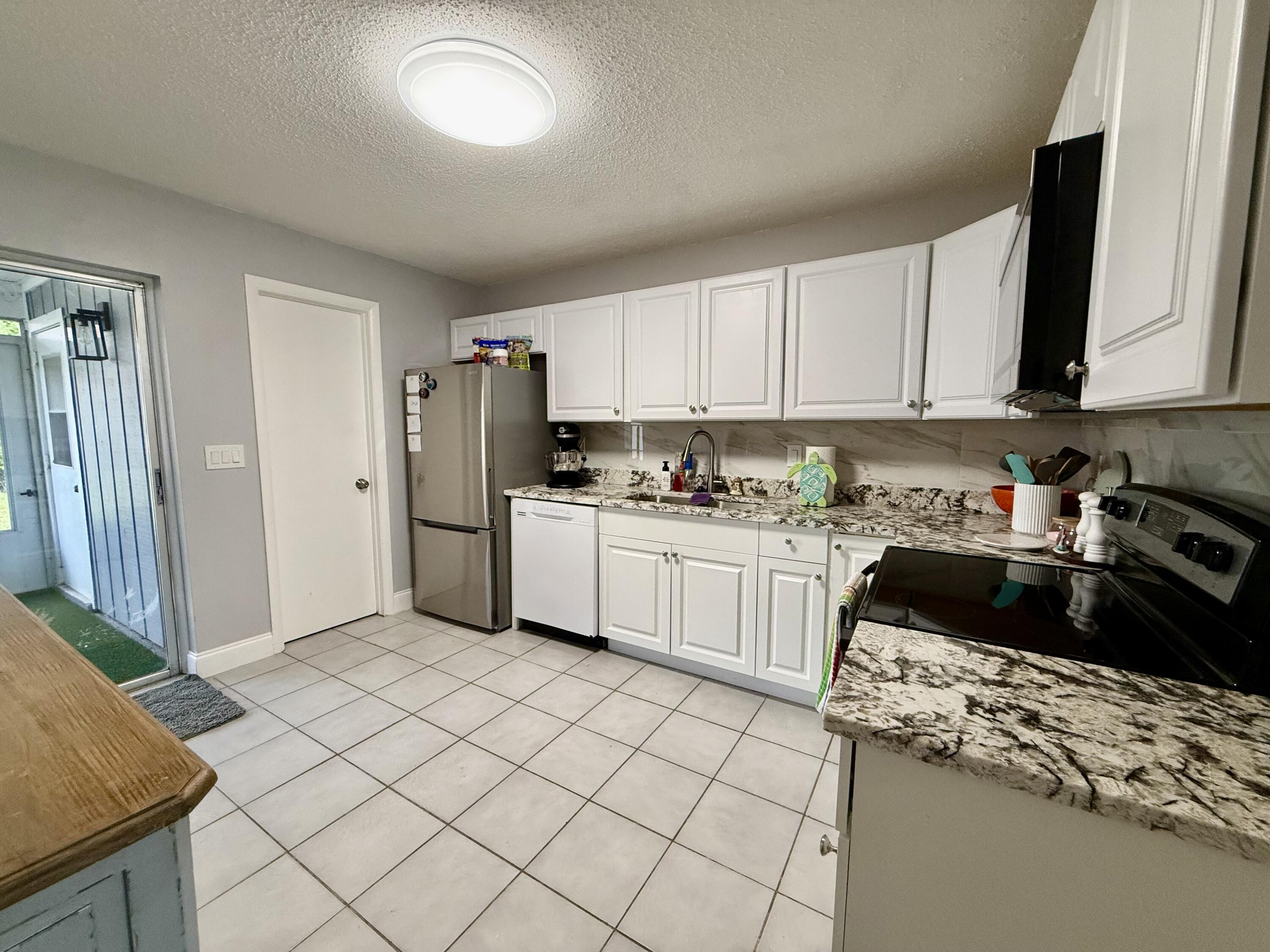 4441-4443 Southeast Village Road Stuart, FL 34997 - Photo 6 of 31 IMG_3643