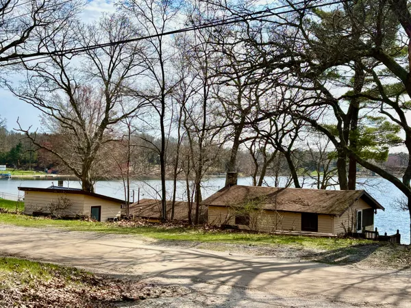 $224,900 | 7920 East Lake Road, Twin Lake, MI 49457