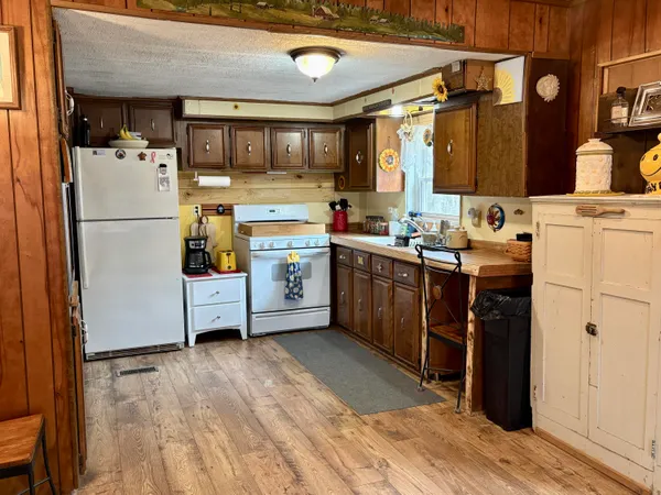 $224,900 | 7920 East Lake Road, Twin Lake, MI 49457