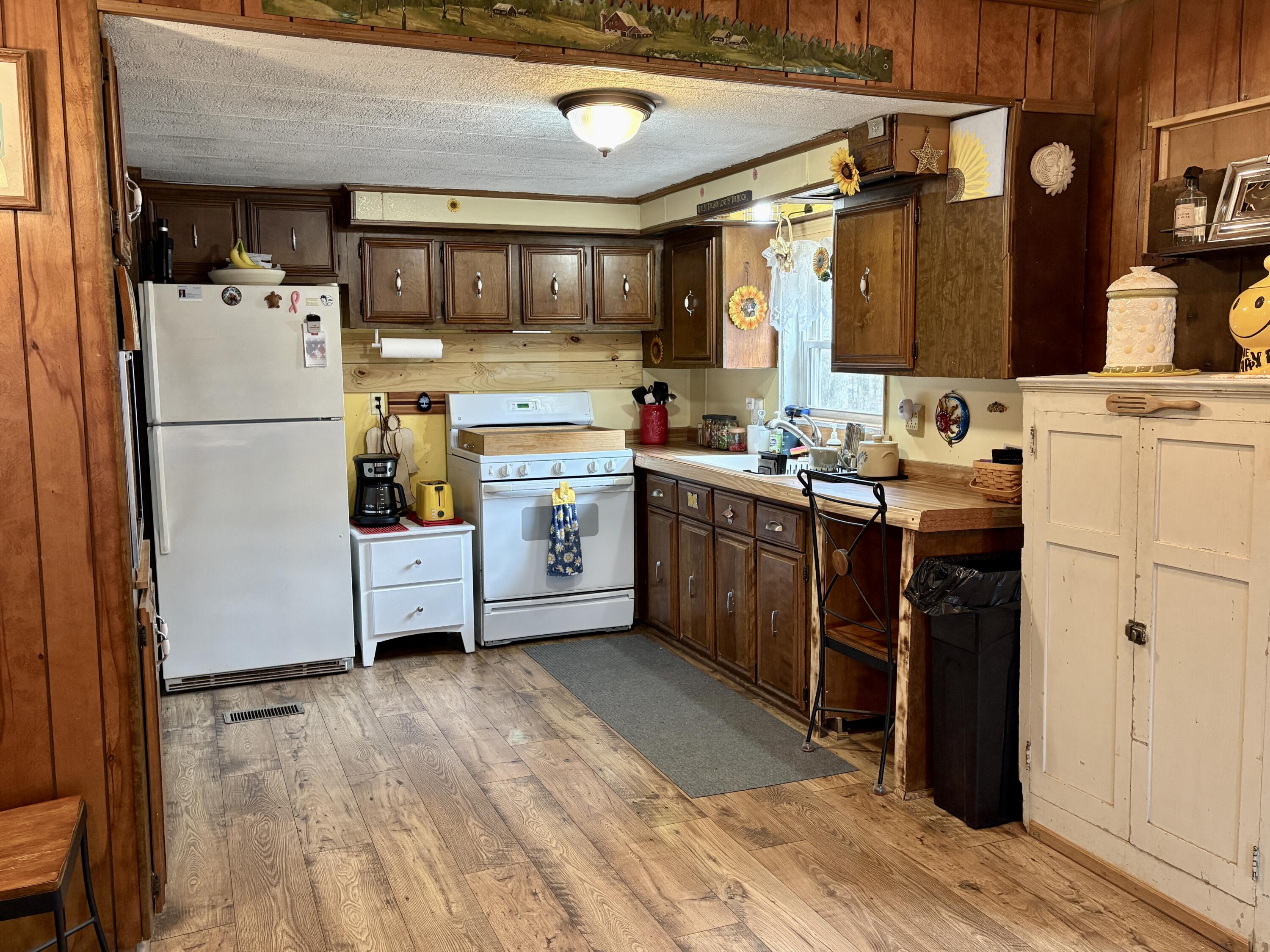 7920 East Lake Road Twin Lake, MI 49457 - Photo 9 of 27 IMG_1675