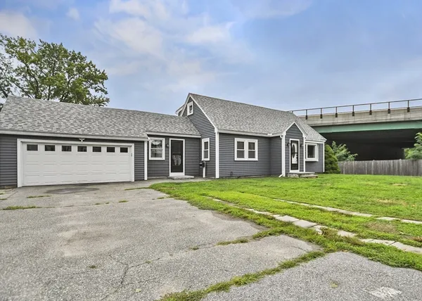 $615,000 | 1070 Riverside Drive, Methuen, MA 01844