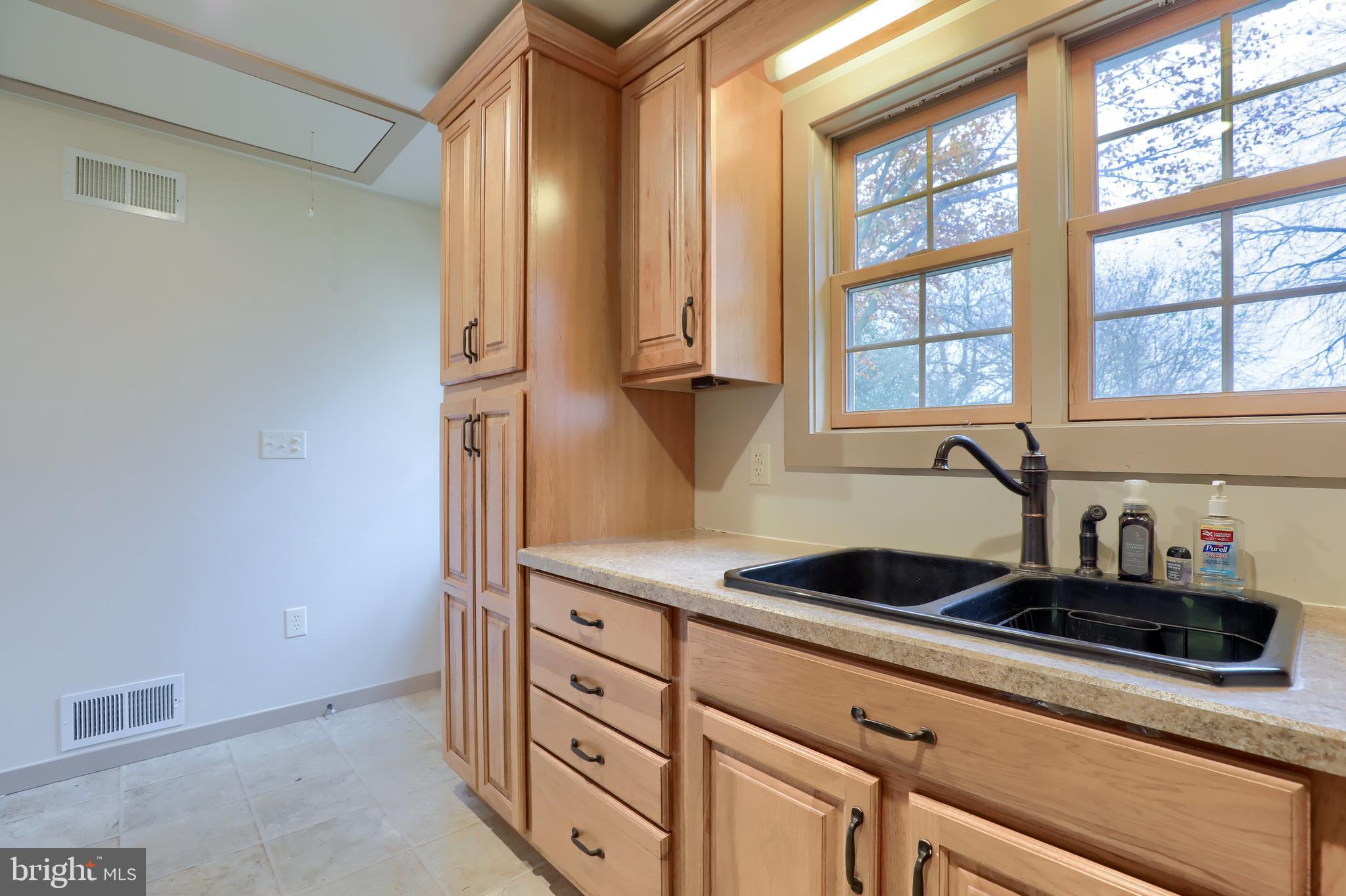 307 Sprecher Road Willow Street, PA 17584 - Photo 10 of 24 Gallery Image 10