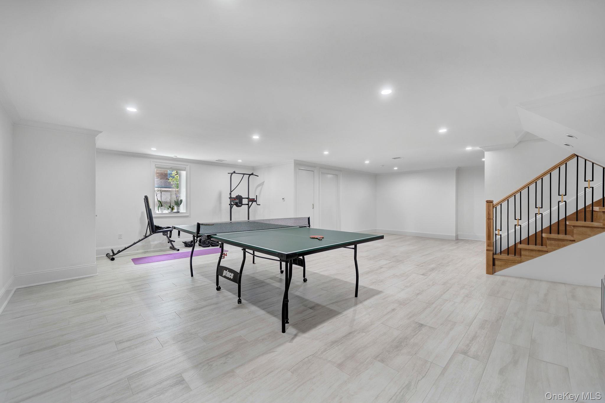 783 Oakleigh Road Valley Stream, NY 11581 - Photo 32 of 42
