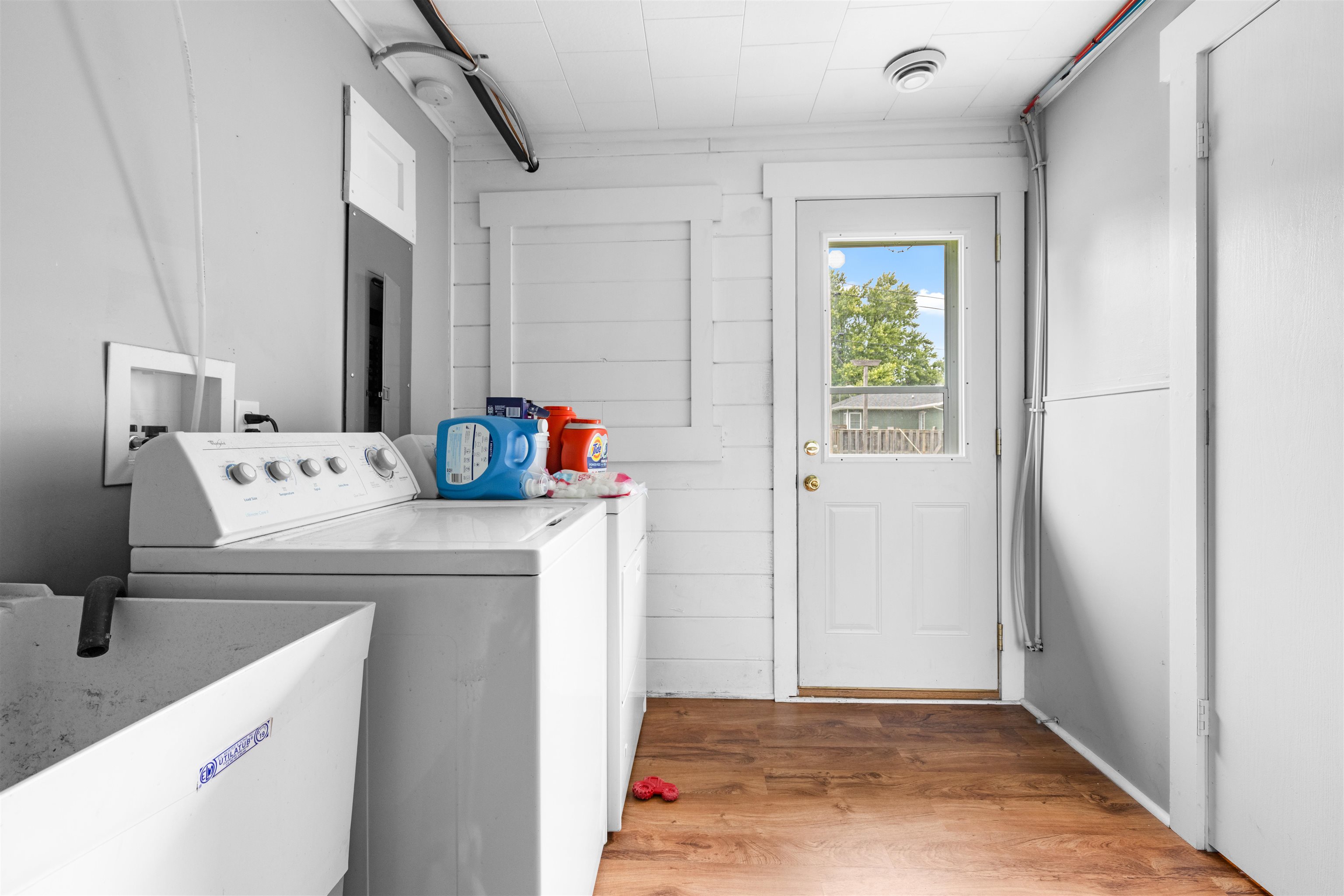 306 West Front Street Mount Morris, IL 61054 - Photo 12 of 15 a utility room with dryer and washer