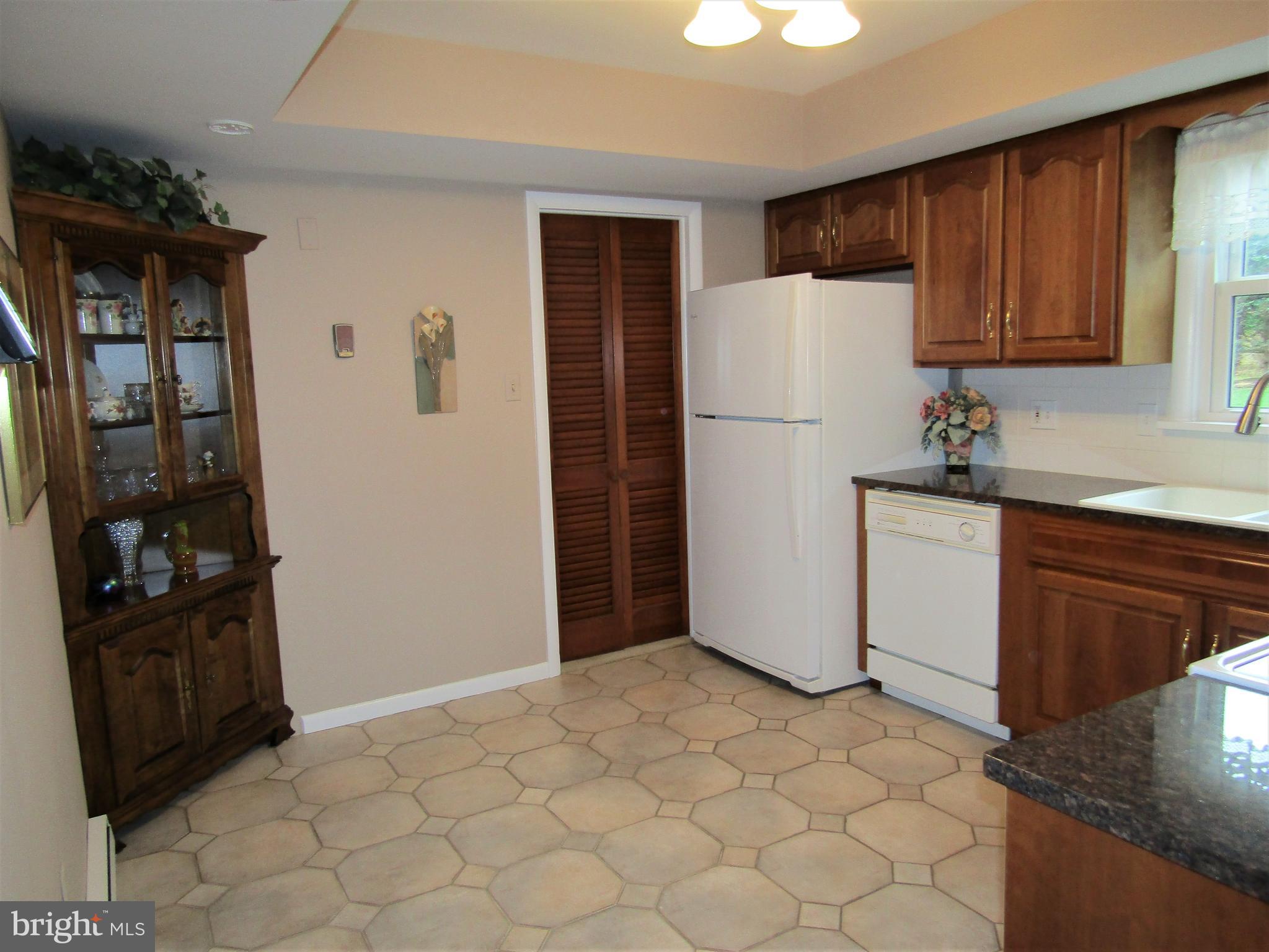 1148 Devonshire Road Lancaster, PA 17601 - Photo 9 of 23 Gallery Image 9