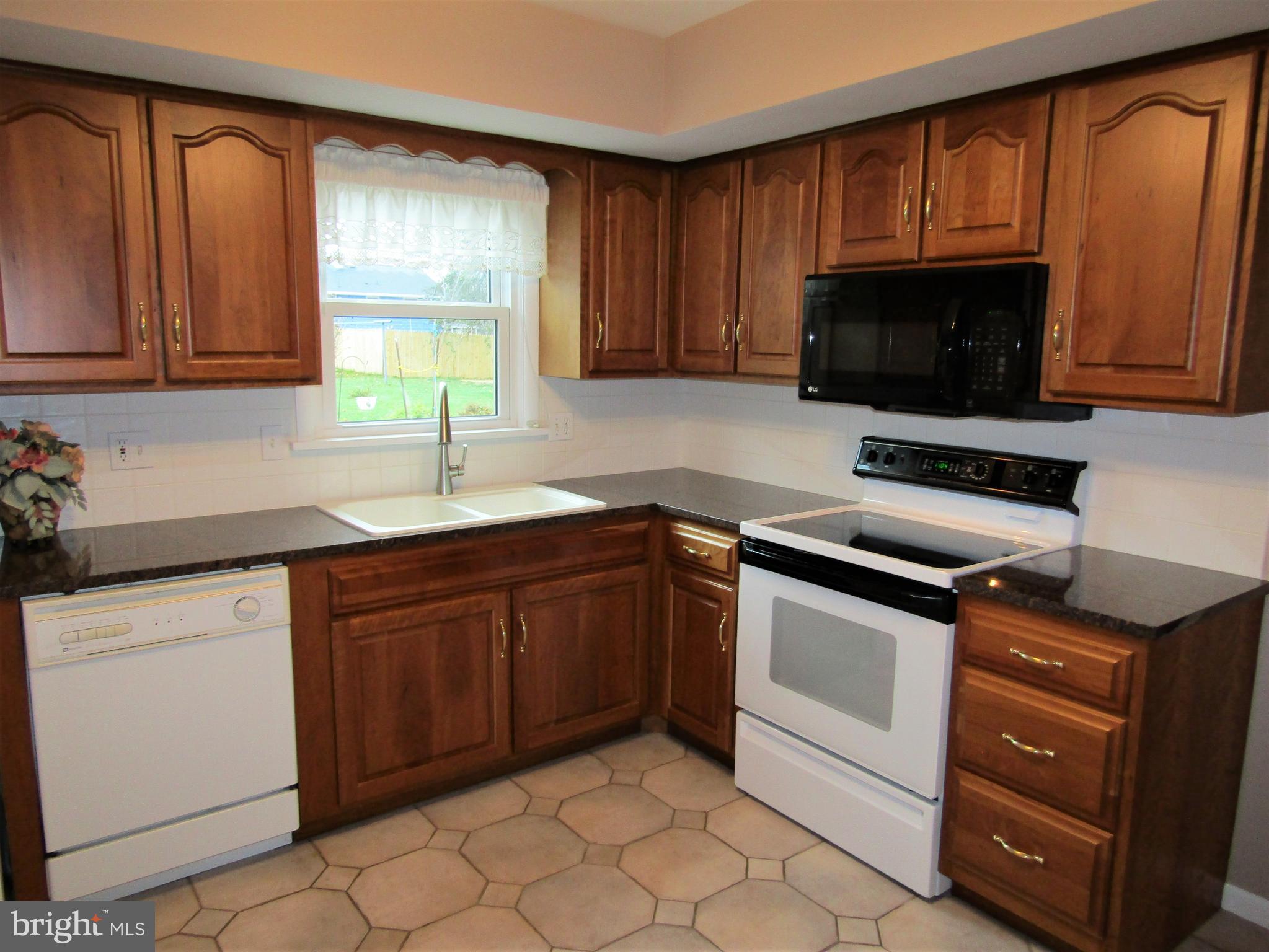 1148 Devonshire Road Lancaster, PA 17601 - Photo 10 of 23 Gallery Image 10