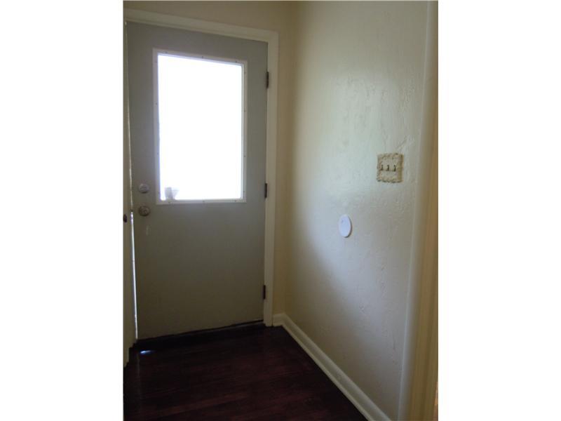 5102 Thoms Run Road Presto, PA 15142 - Photo 3 of 16 Entry/Foyer.