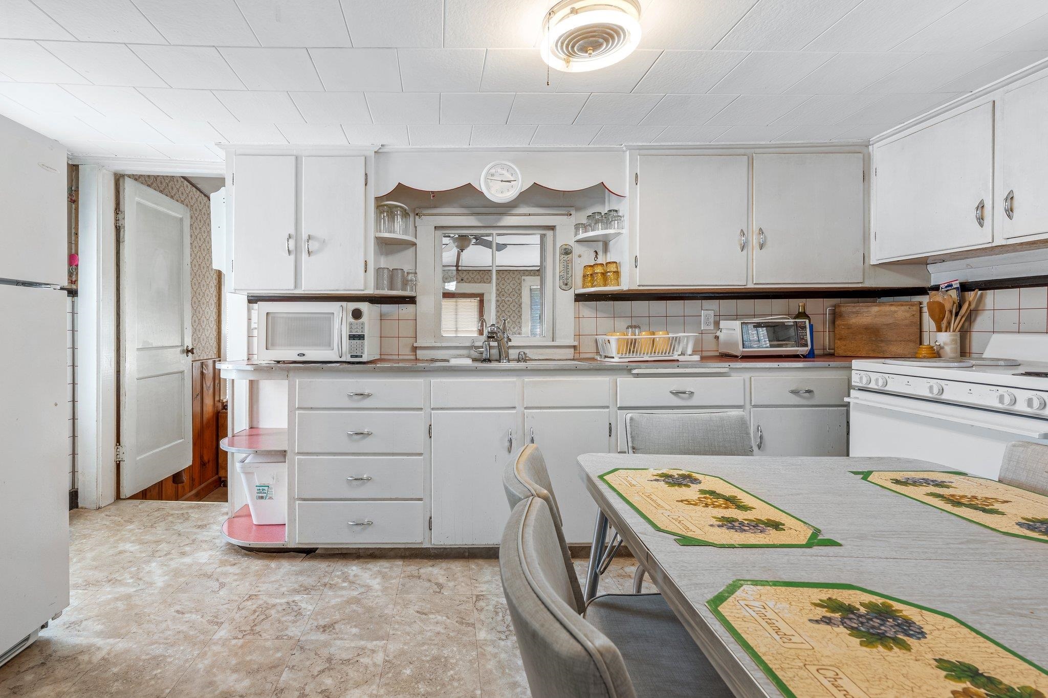 7 Lippold Road Atkinson, NH 03811 - Photo 15 of 36 Gallery Image 15