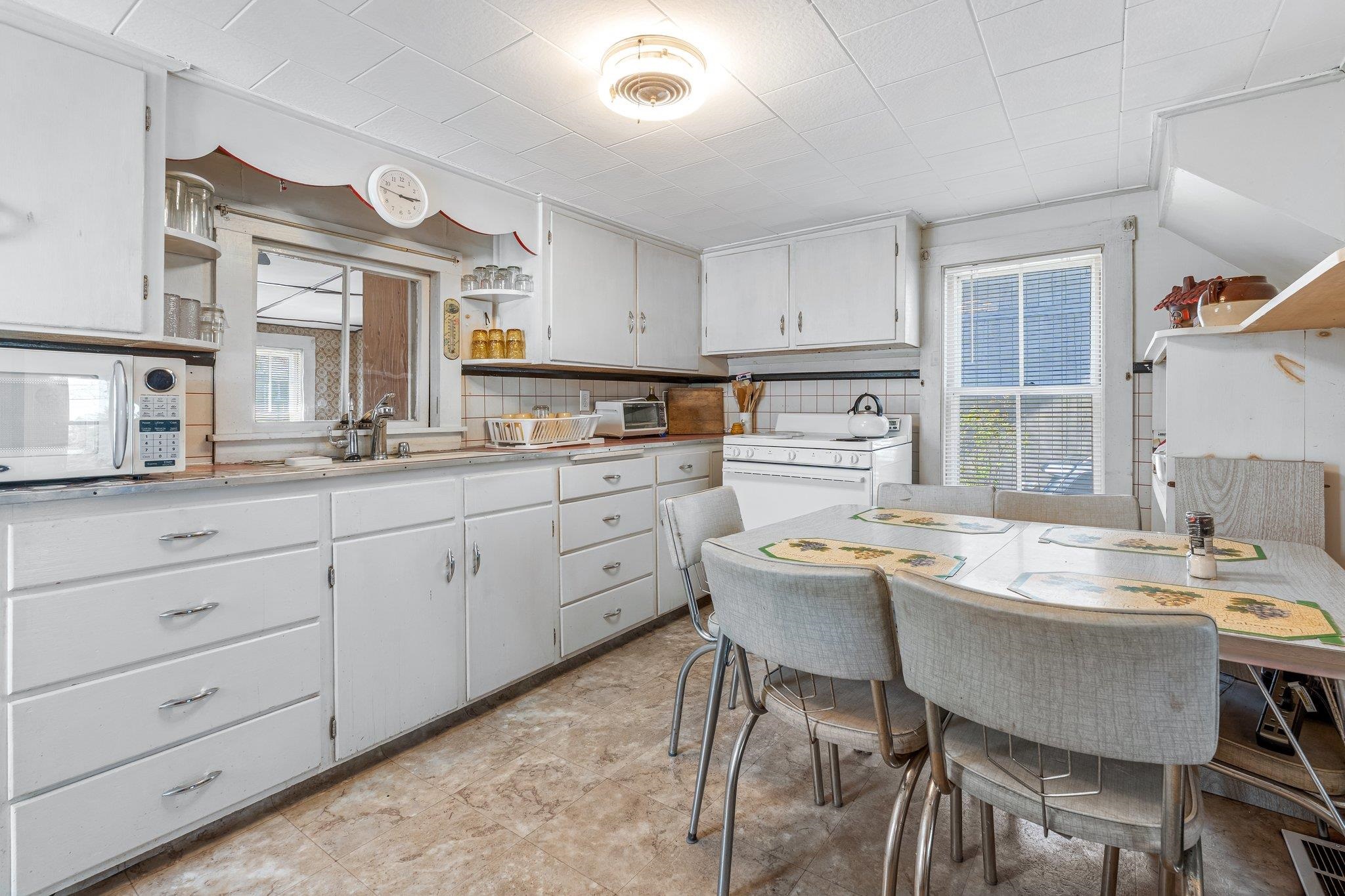7 Lippold Road Atkinson, NH 03811 - Photo 16 of 36 Gallery Image 16
