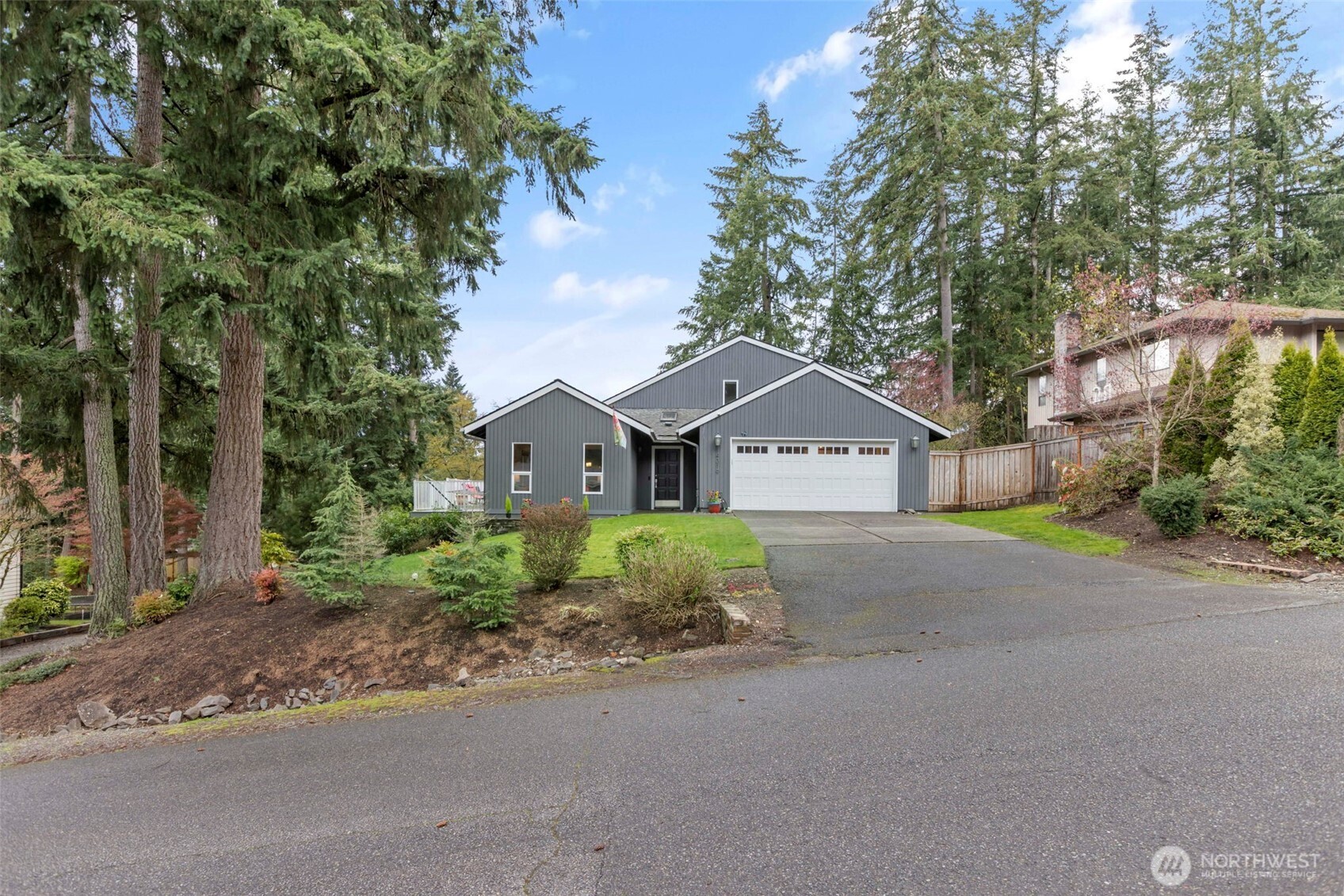 14319 165th Place Southeast Renton, WA 98059 - Photo 2 of 36 Gallery Image 2