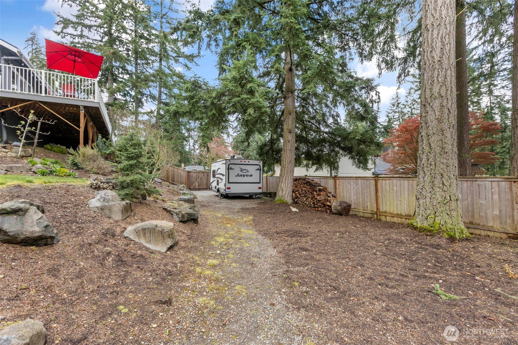 14319 165th Place Southeast Renton, WA 98059 - Photo 6 of 36 Gallery Image 6