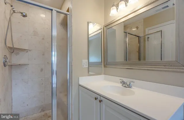 $3,300 | 3672 Madison Watch Way, Falls Church, VA 22041