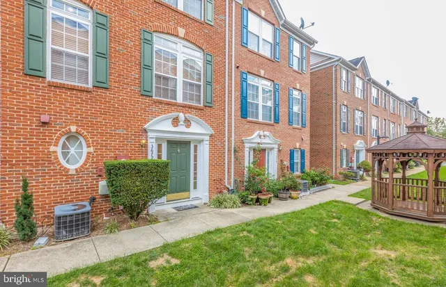 $3,300 | 3672 Madison Watch Way, Falls Church, VA 22041