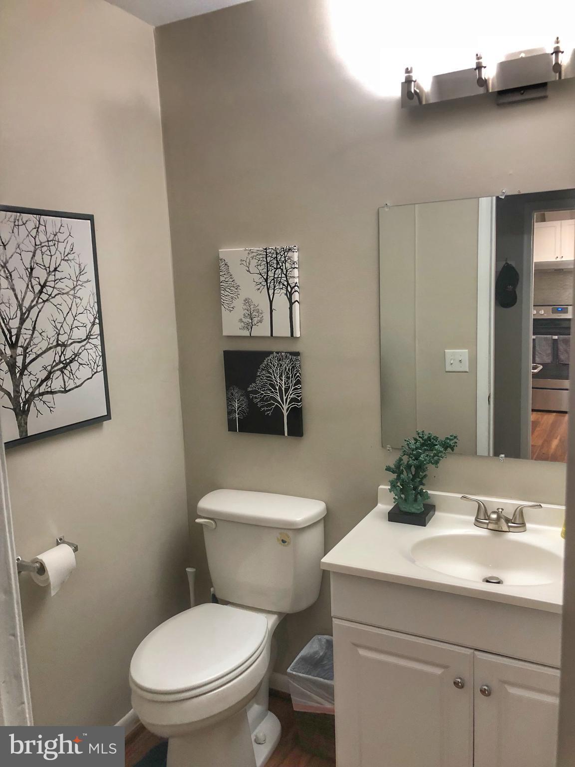 11839 Coopers Court Reston, VA 20191 - Photo 15 of 21 Bath