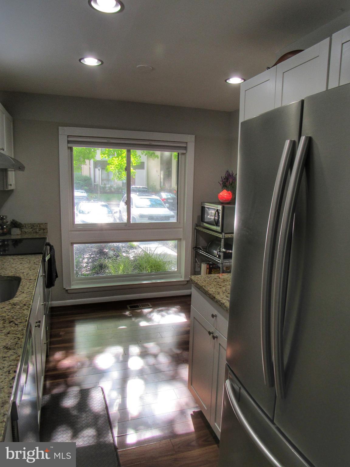 11839 Coopers Court Reston, VA 20191 - Photo 9 of 21 Kitchen