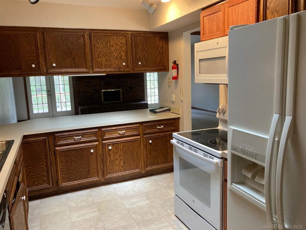 11191 Wealthy Lane Romeo, MI 48065 - Photo 11 of 14 50041871-10.JPG