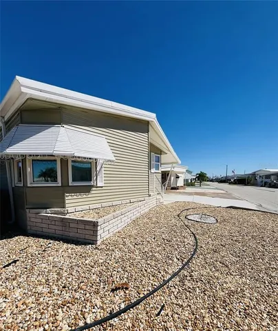 $325,000 | 1817 Pennsylvania Avenue, Bradenton, FL 34207