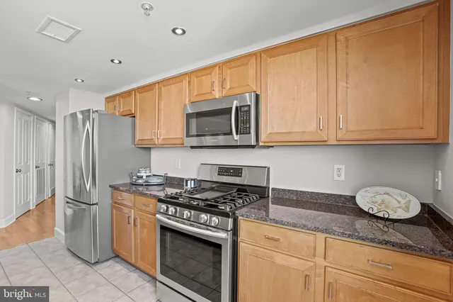 $875,000 | 1220 North Fillmore Street, Unit 602, Arlington, VA 22201