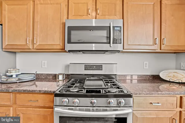 $875,000 | 1220 North Fillmore Street, Unit 602, Arlington, VA 22201