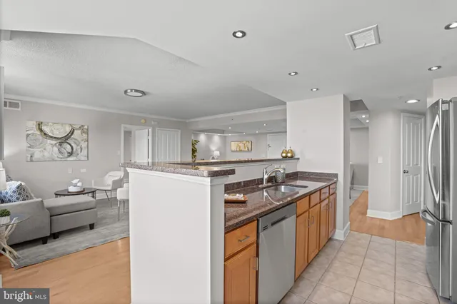 $875,000 | 1220 North Fillmore Street, Unit 602, Arlington, VA 22201