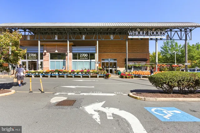 $875,000 | 1220 North Fillmore Street, Unit 602, Arlington, VA 22201