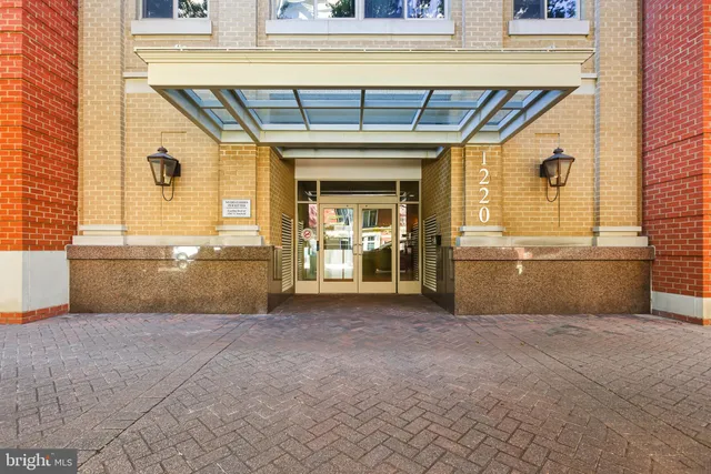 $875,000 | 1220 North Fillmore Street, Unit 602, Arlington, VA 22201