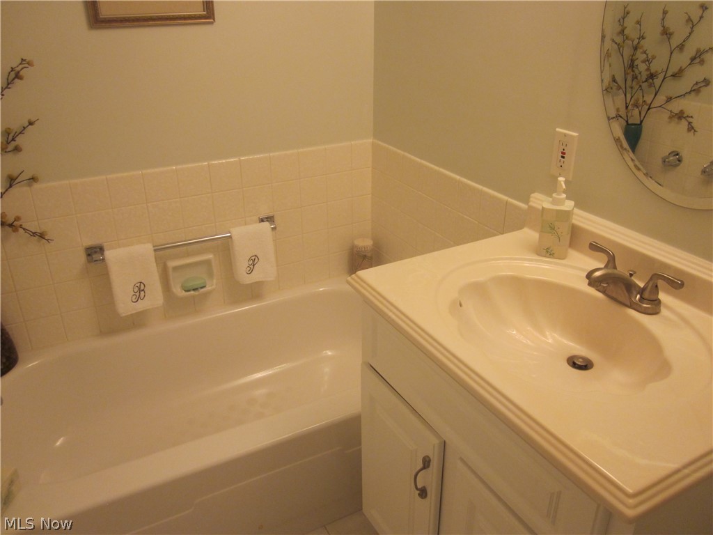 22555 Center Ridge Road, Unit 204 Rocky River, OH 44116 - Photo 24 of 34