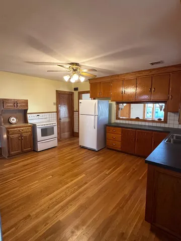 $2,400 | 146 Harrington Avenue, Manchester, NH 03103