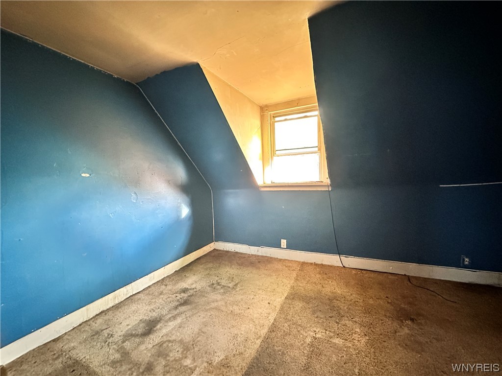 27 Hoffman Place Buffalo, NY 14207 - Photo 11 of 12