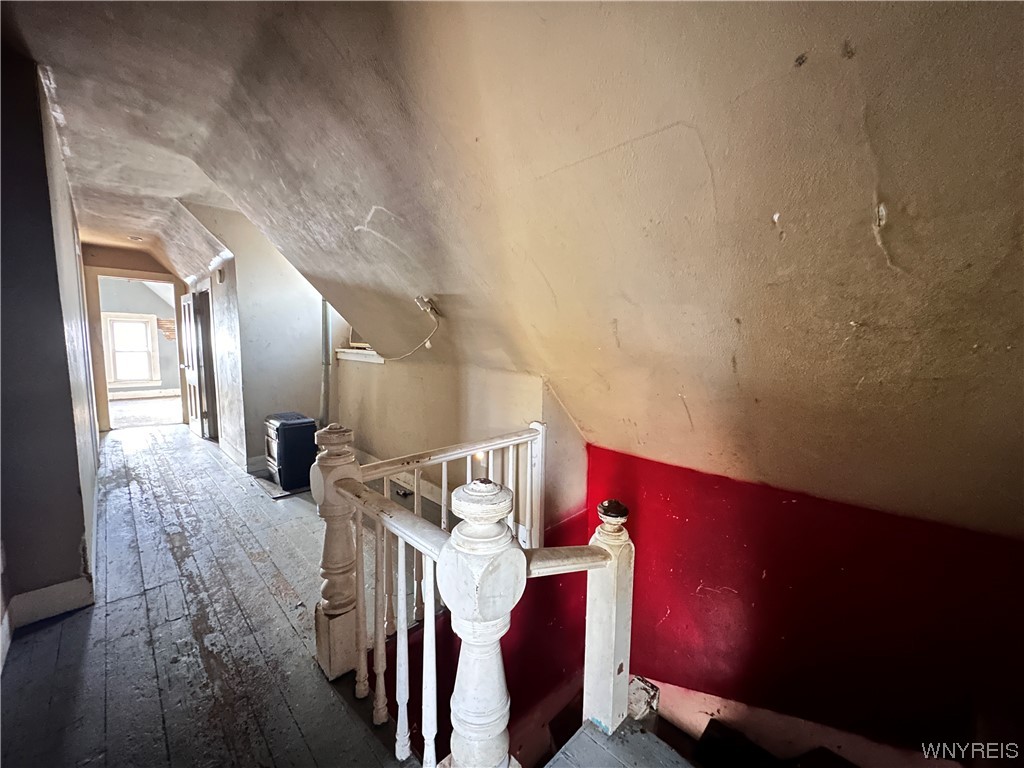 27 Hoffman Place Buffalo, NY 14207 - Photo 9 of 12