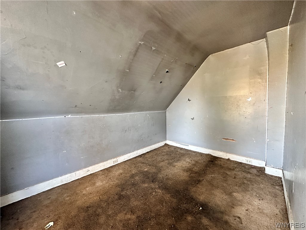 27 Hoffman Place Buffalo, NY 14207 - Photo 10 of 12