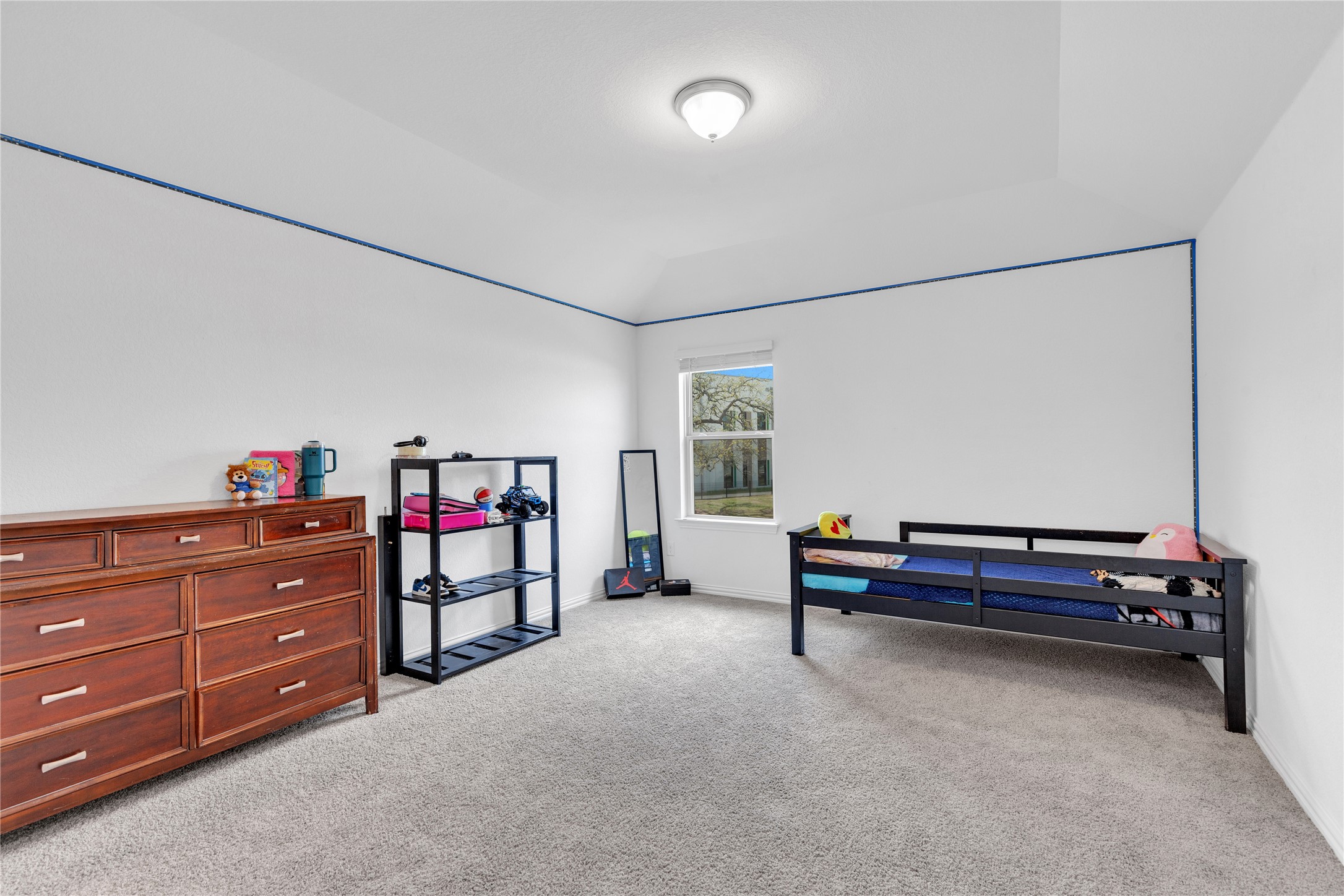 122 Shagbark Trail Bastrop, TX 78602 - Photo 30 of 36 a view of a livingroom with furniture