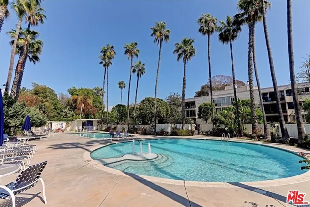 $806,000 | 289 South Barrington Avenue, Unit A307, Los Angeles, CA 90049