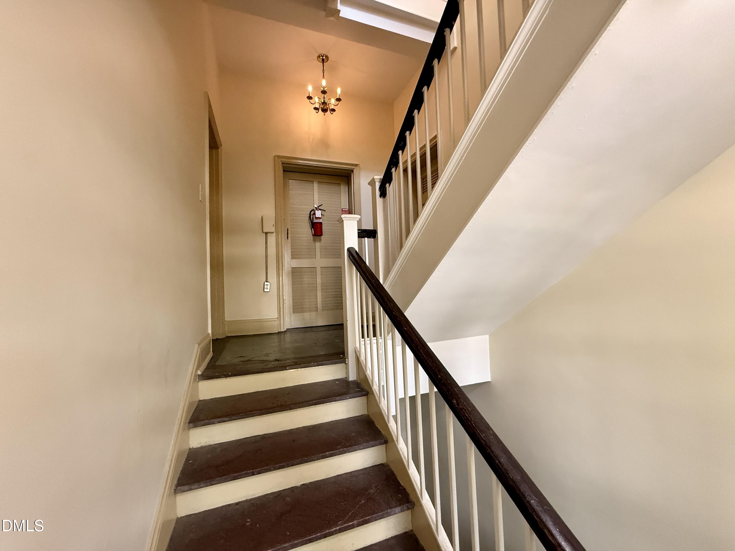 915 Raleigh Rd Parkway West Wilson, NC 27896 - Photo 5 of 32 Wilson, NC Apartment Building-13