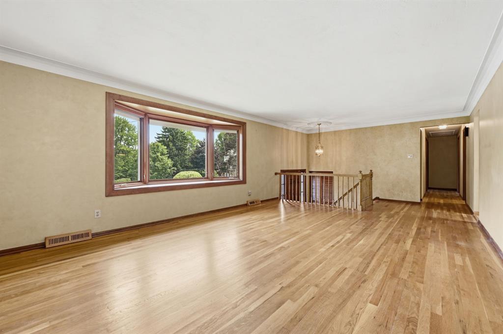 8244 Coach Court Allison Park, PA 15101 - Photo 4 of 50