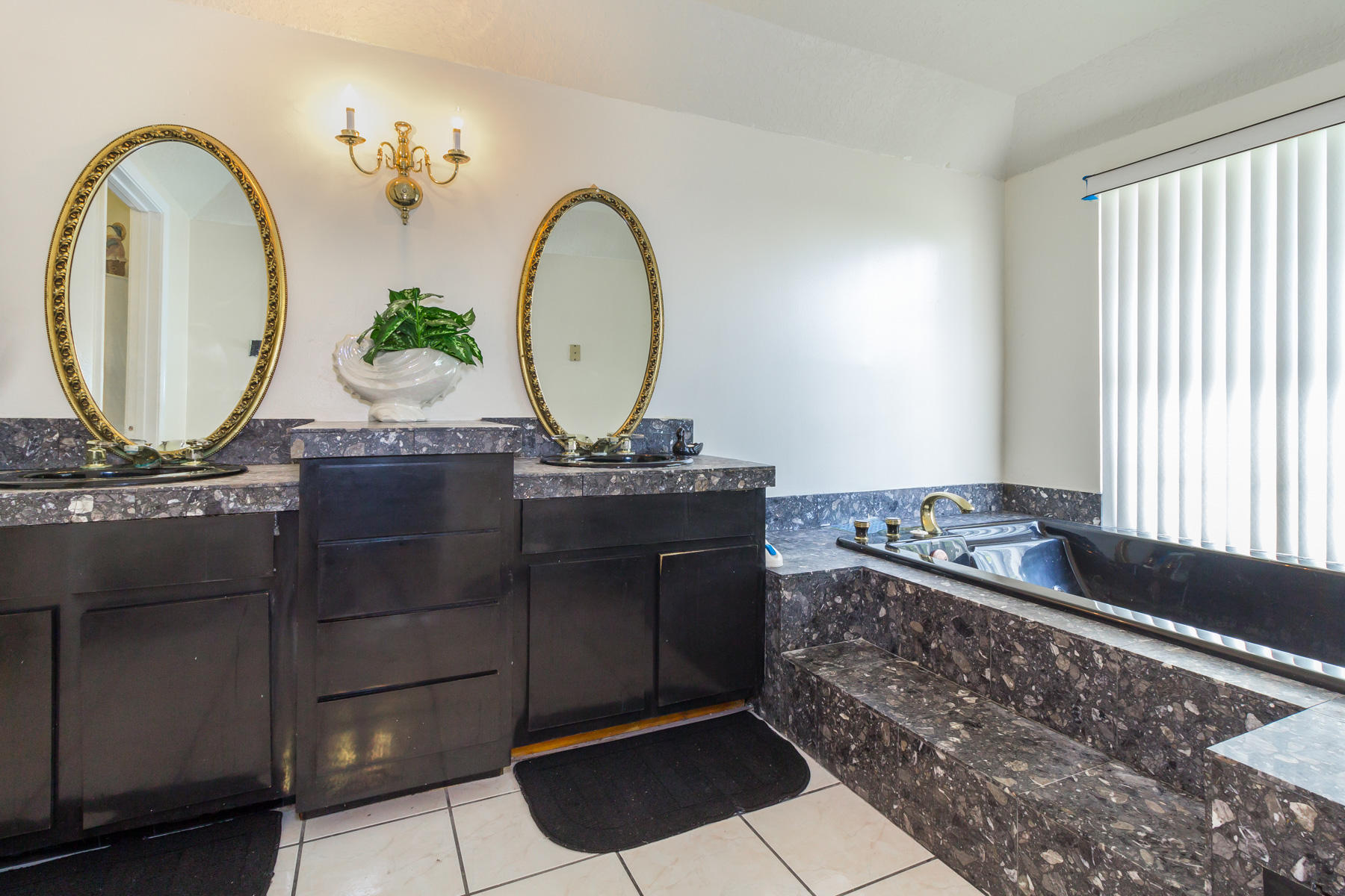 8506 Sawpine Road Delray Beach, FL 33446 - Photo 16 of 45 Living-14