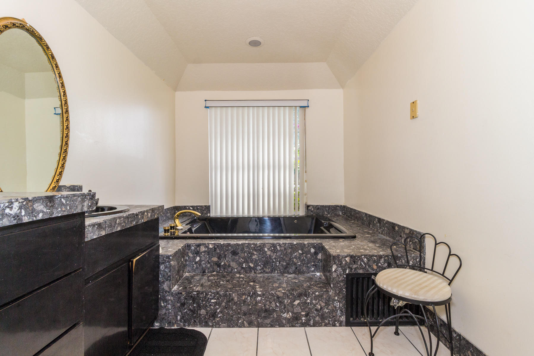 8506 Sawpine Road Delray Beach, FL 33446 - Photo 17 of 45 Living-15