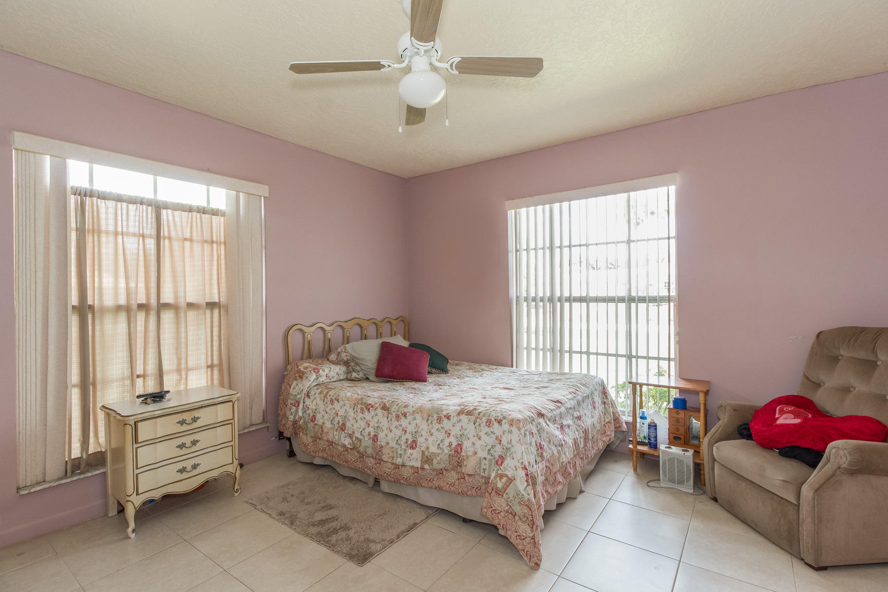 8506 Sawpine Road Delray Beach, FL 33446 - Photo 23 of 45 Living-21