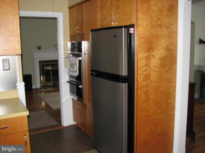 30 Dunmore Road Catonsville, MD 21228 - Photo 5 of 13 Kitchen #2