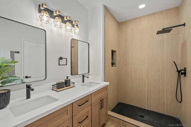 $799,900 | 12665 Creekview Drive, Unit 140, San Diego, CA 92128