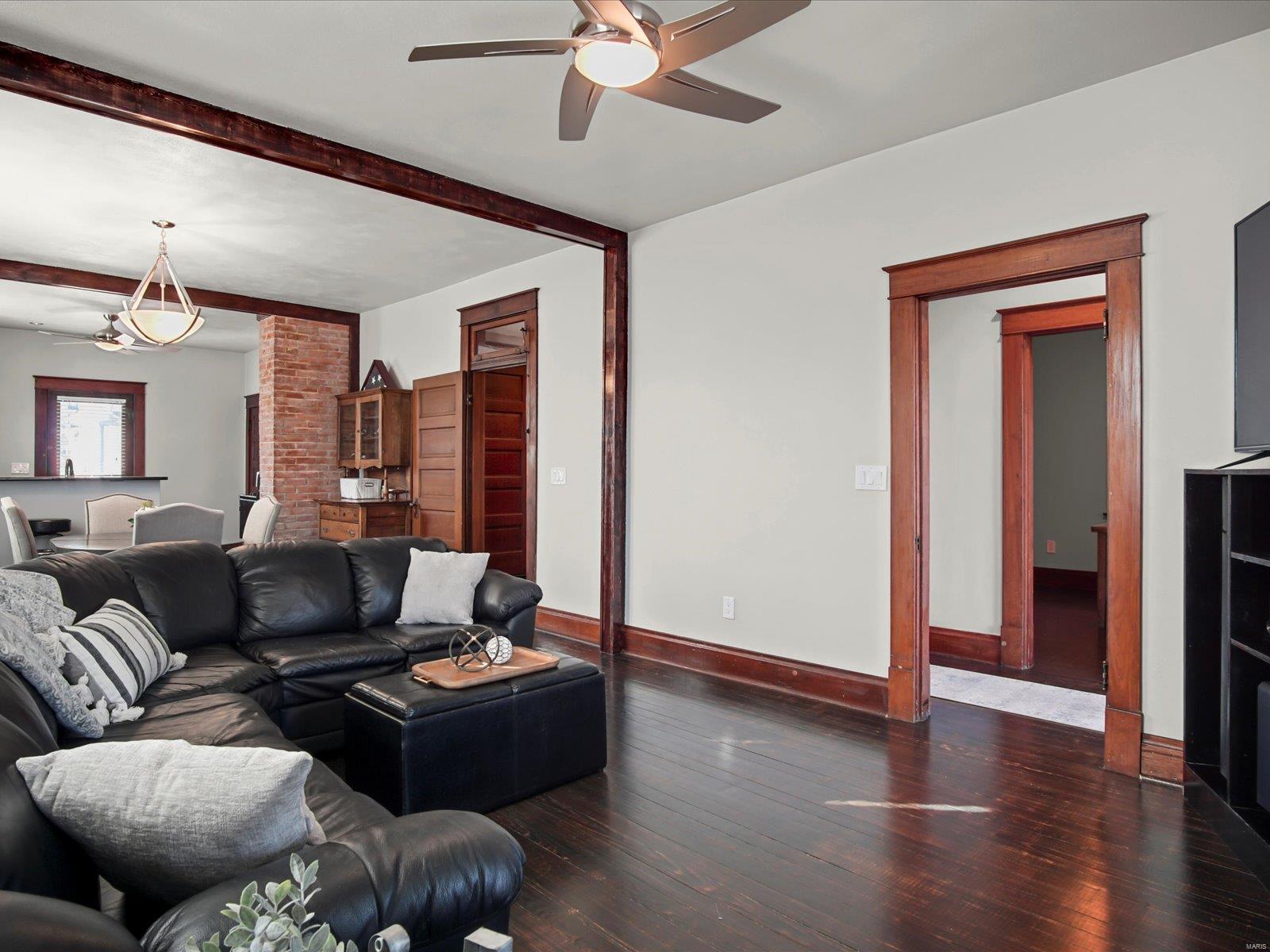 306 West 3rd Street Waterloo, IL 62298 - Photo 5 of 24 Gallery Image 5